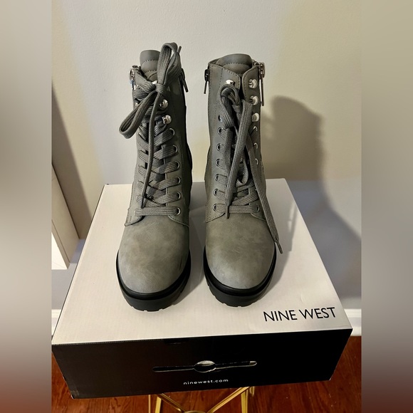 Nine West Women’s Lug Sole Heeled Booties - Picture 3 of 8